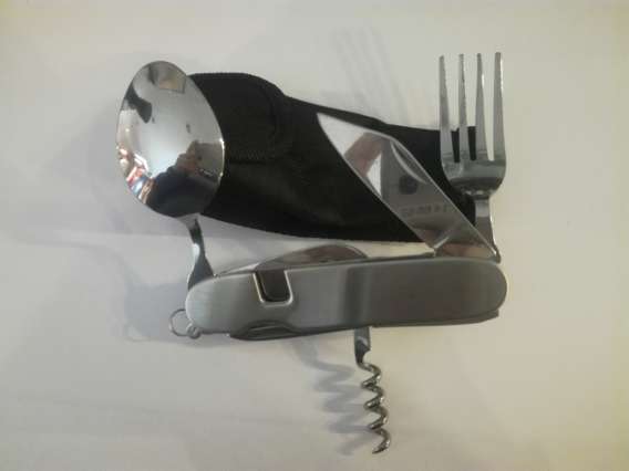 COUTEAU CAMPING GRIS