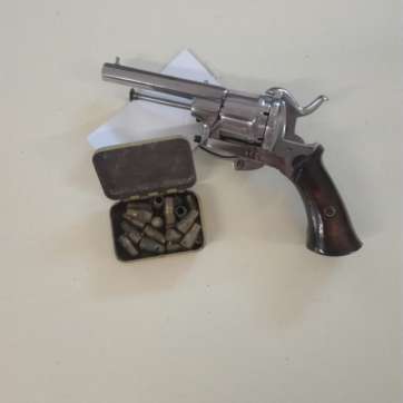 ARTISANAL ANCIEN REVOLVER A BROCHE 8MM