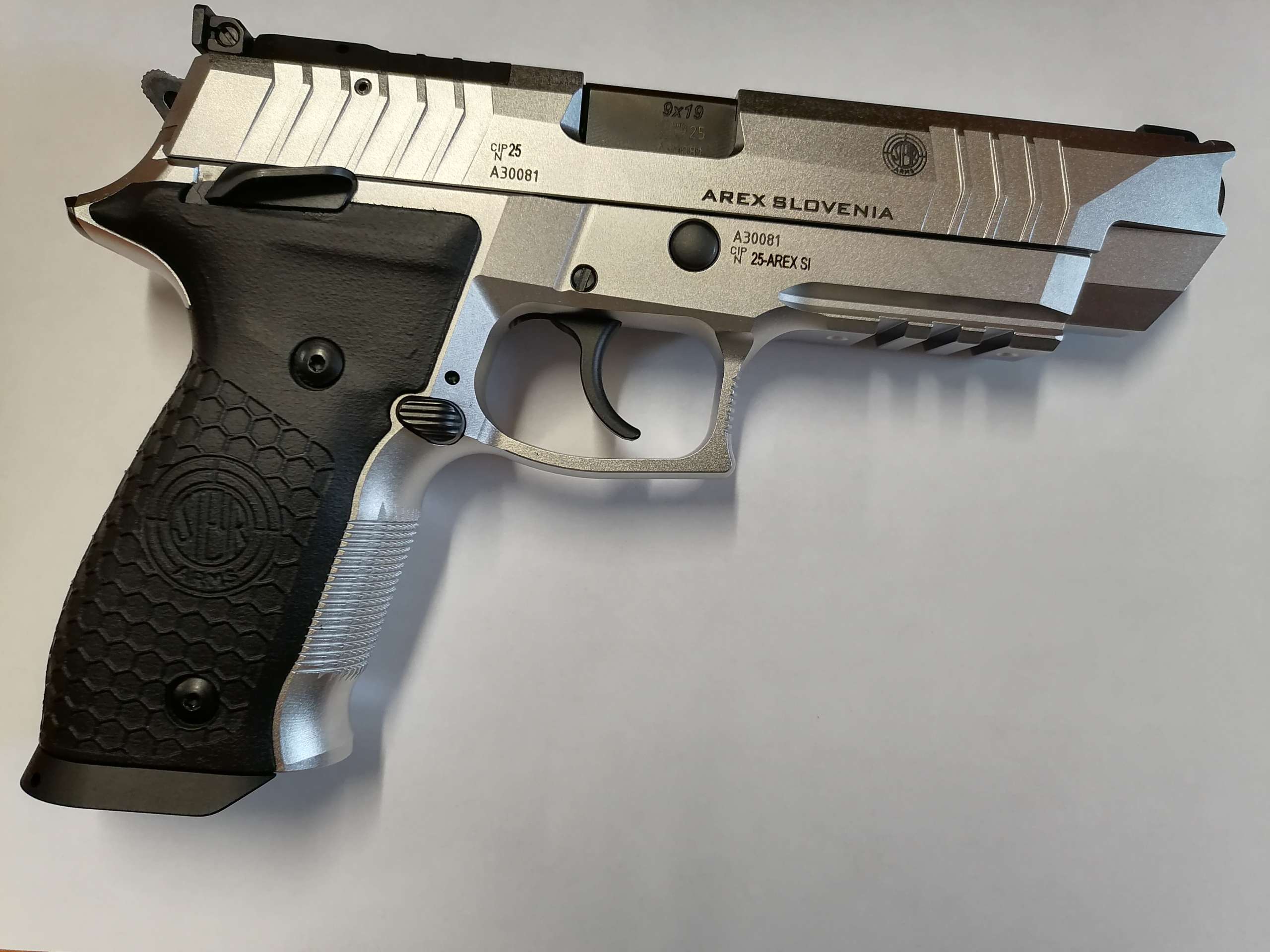 NOUVEAUTE EN PRE COMMANDE PISTOLET STEYR ATC BASE SA/DA 5" C/9MM