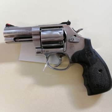 REVOLVER SMITH et WESSON 686, CALIBRE 357 MAG, 7 COUPS CROSSE BOIS